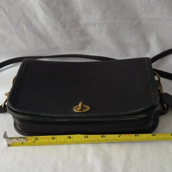 Vintage Leather Coach Pocket Purse 9755 - Picture 16 of 16